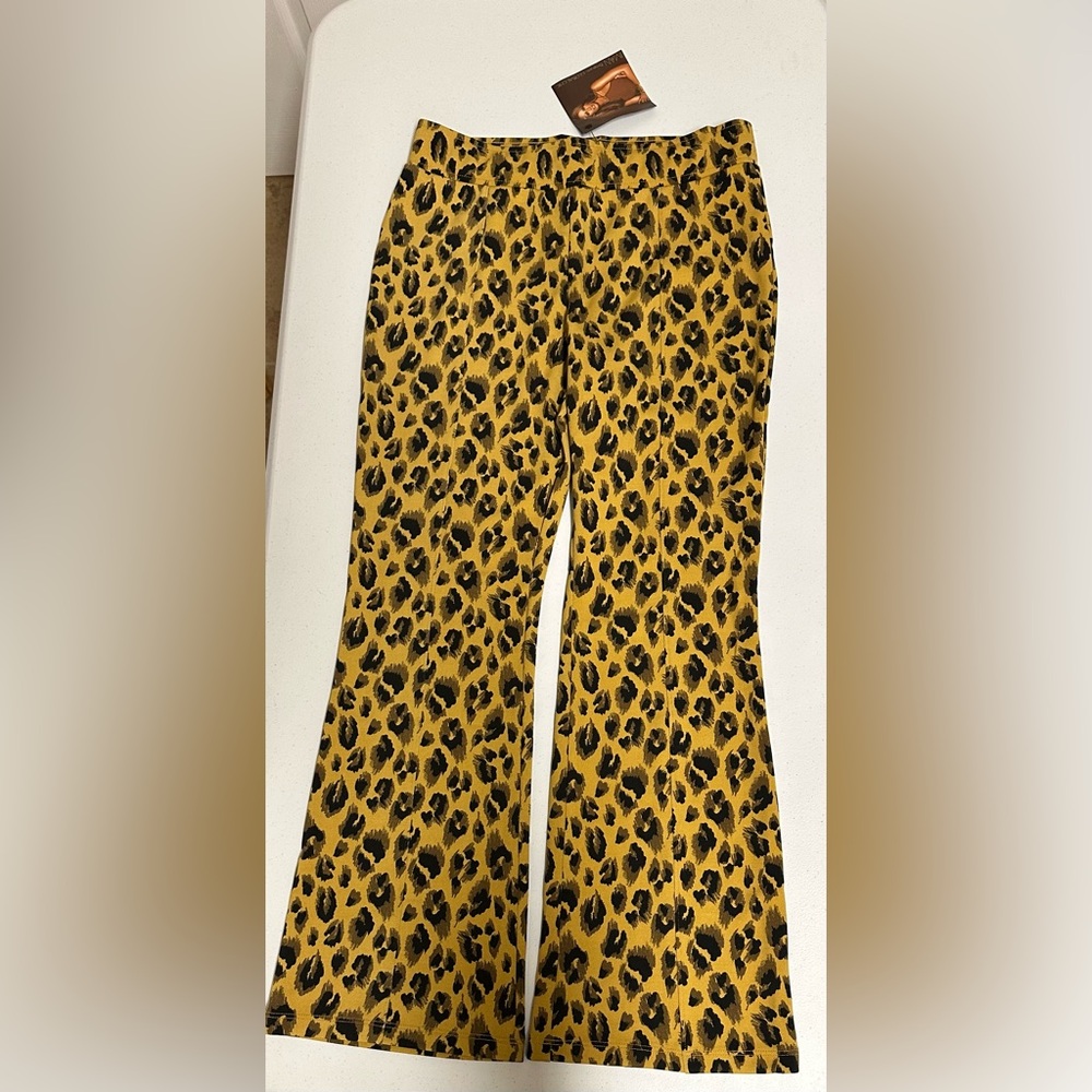 IMAN Global Chic Leopard Print Pants NWT